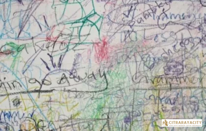 coretan di dinding rumah