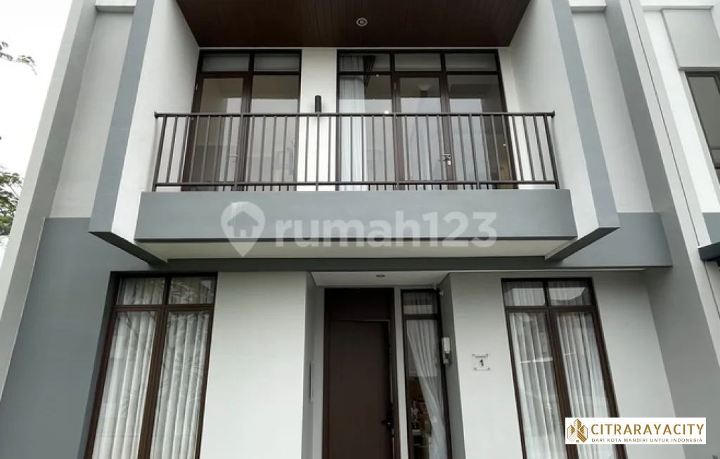 Gardenia Square Paramount Petals